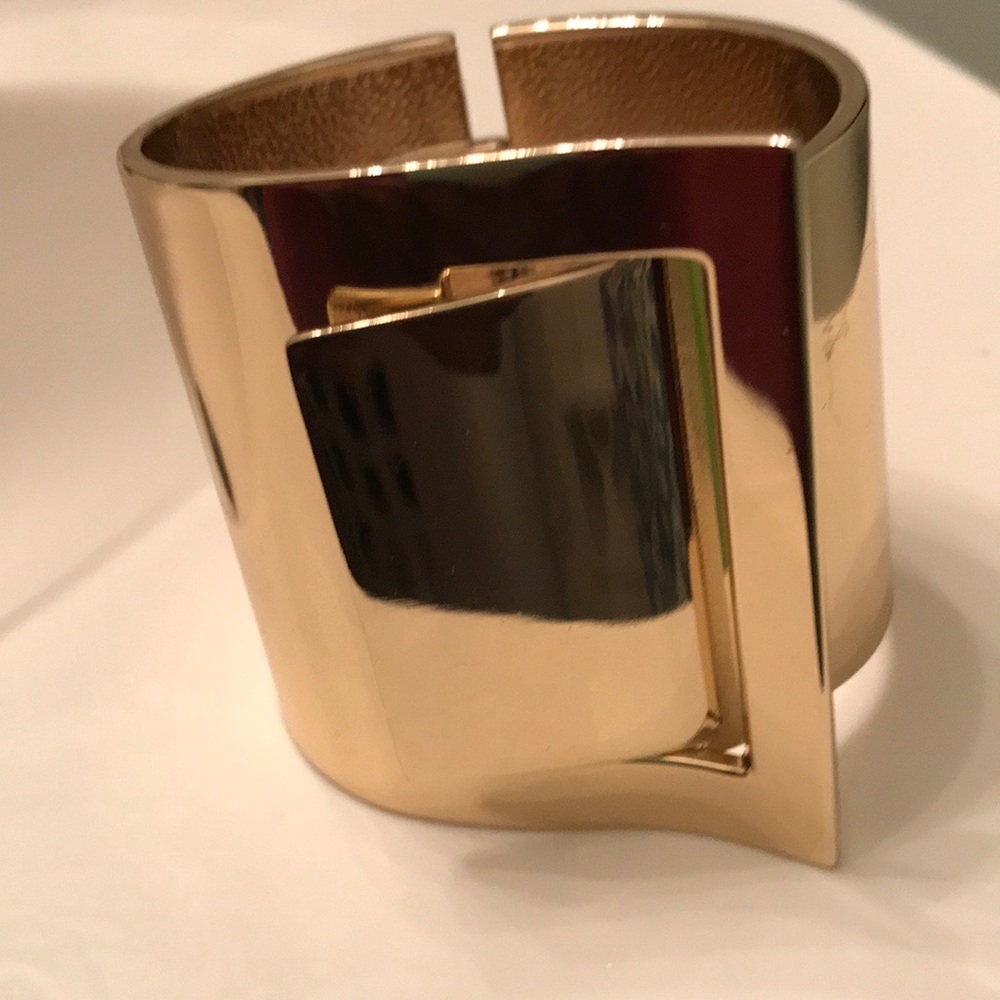 Jewelry - Picture 10 of 11